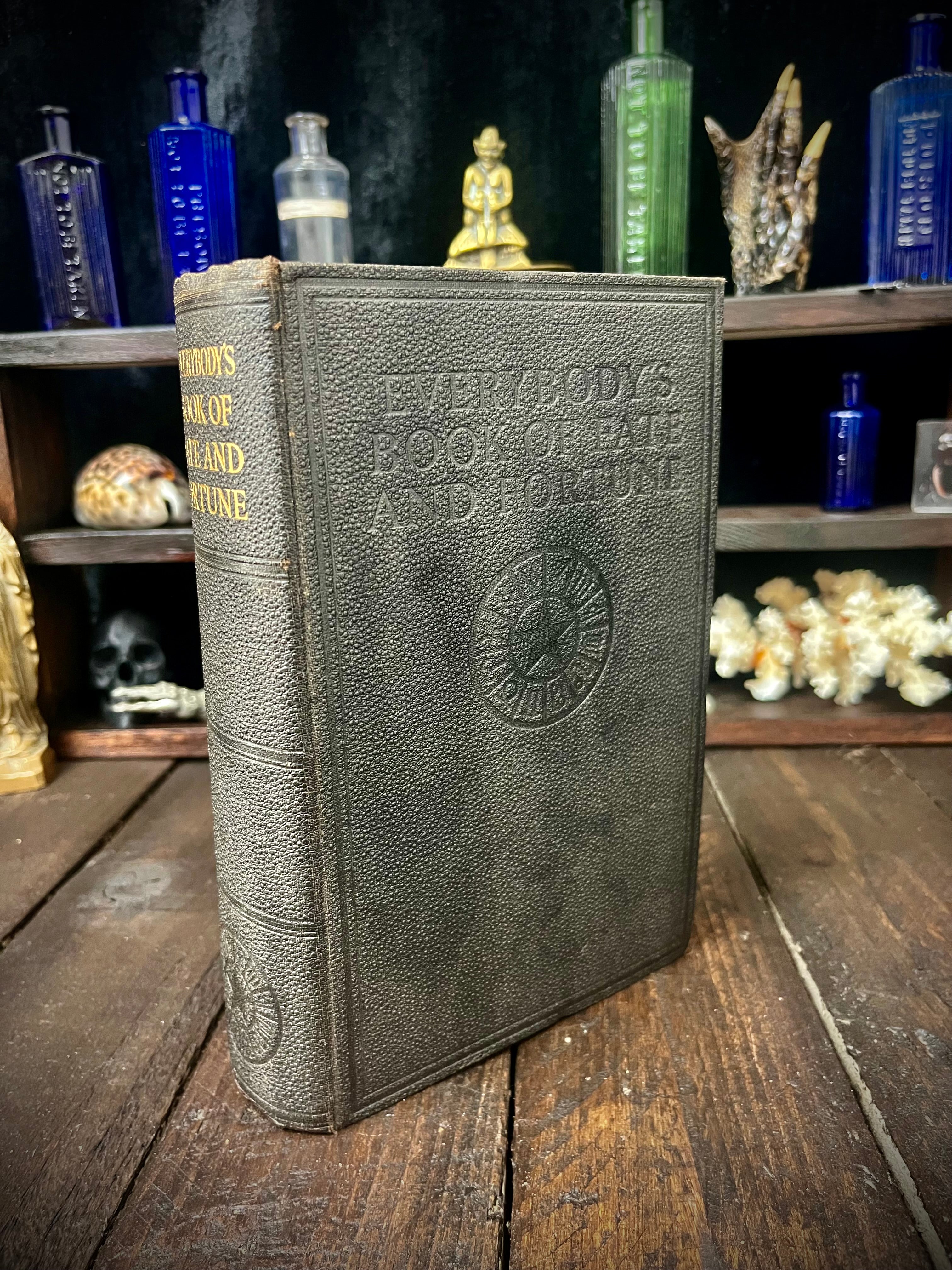 Everybody's Book of Fate and Fortune by Edward Lyndoe