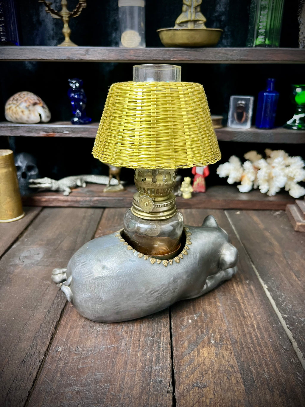 Vintage Morton’s Steakhouse “Sleeping Pig” Oil Lamp – Petite Choses USA – c.1980s