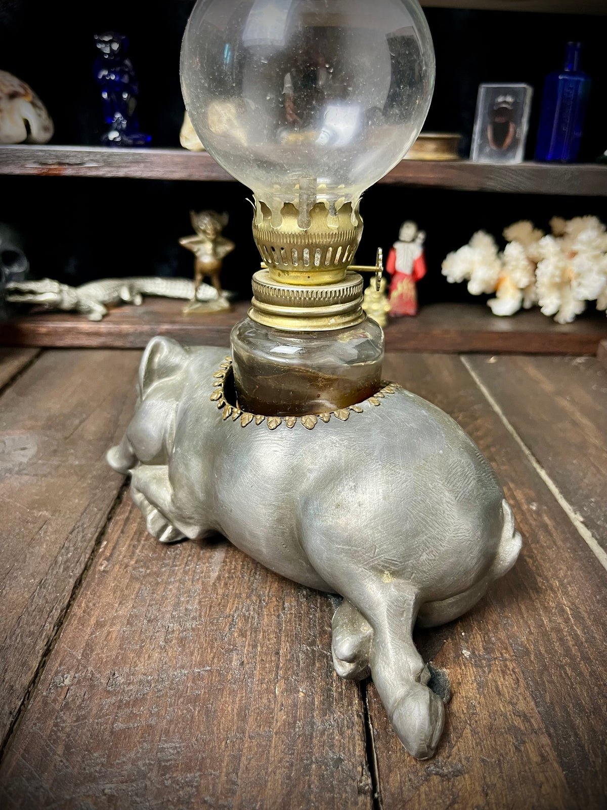 Vintage Morton’s Steakhouse “Sleeping Pig” Oil Lamp – Petite Choses USA – c.1980s
