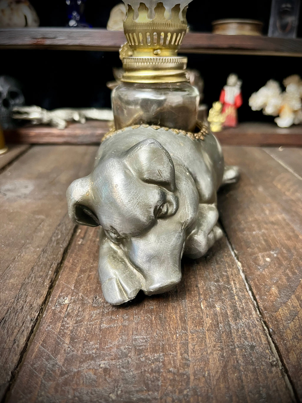Vintage Morton’s Steakhouse “Sleeping Pig” Oil Lamp – Petite Choses USA – c.1980s
