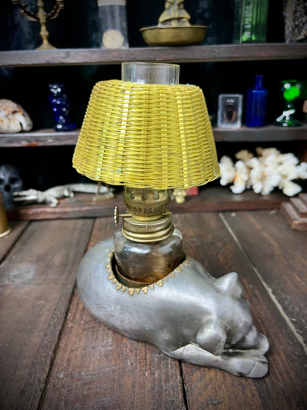 Vintage Morton’s Steakhouse “Sleeping Pig” Oil Lamp – Petite Choses USA – c.1980s