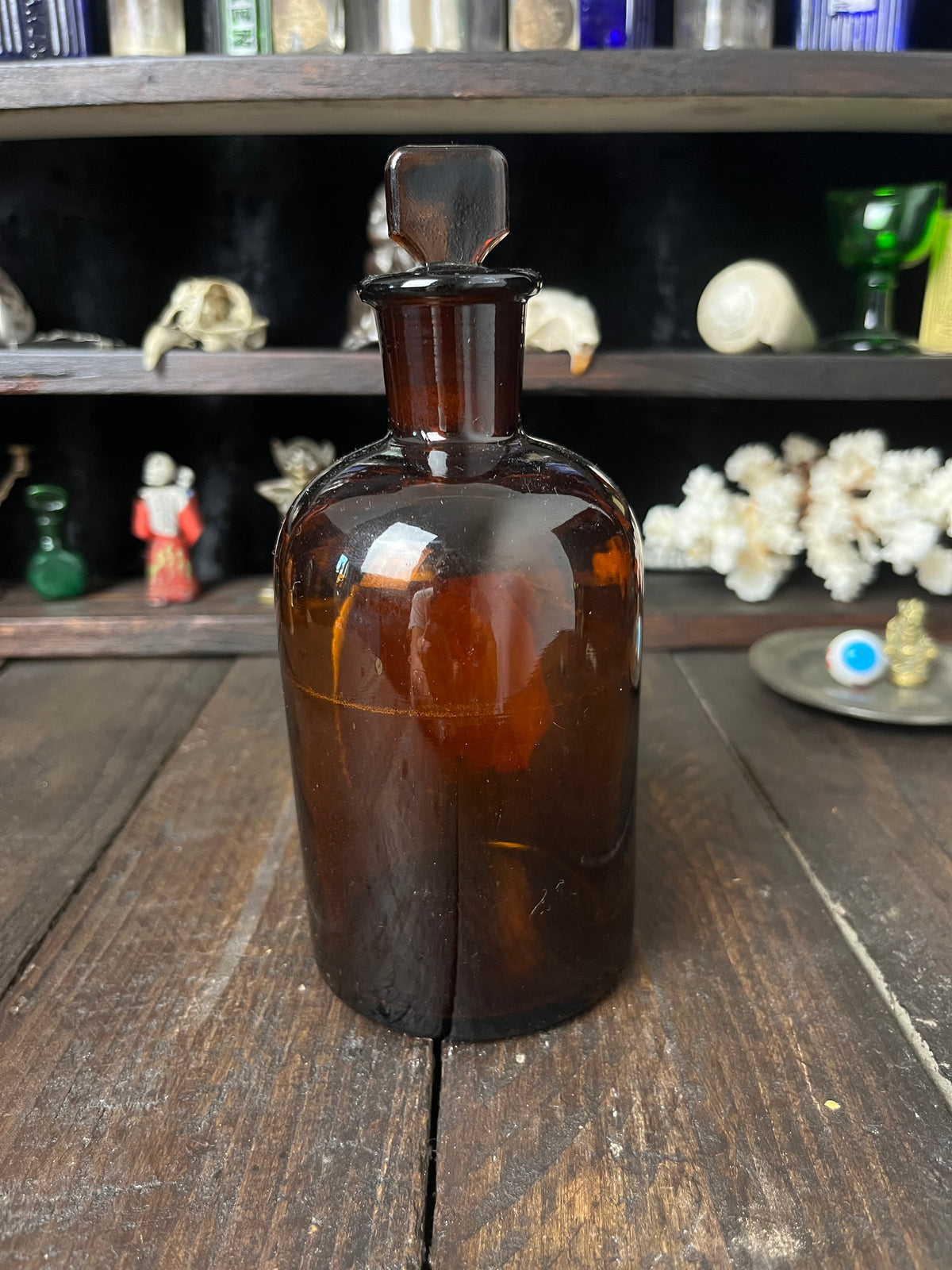 Antique Amber Apothecary Bottle – Handwritten “MIST MORB” Pharmaceutical Label
